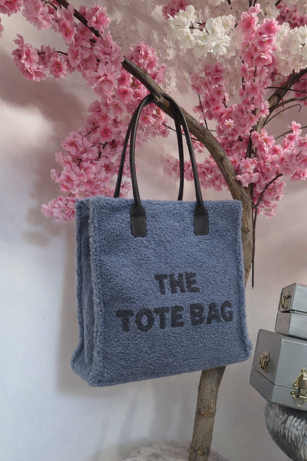Boucle Teddy Tote Bag (Navy)